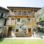 Cozy Stone Surrounded By Nature Samolaco *