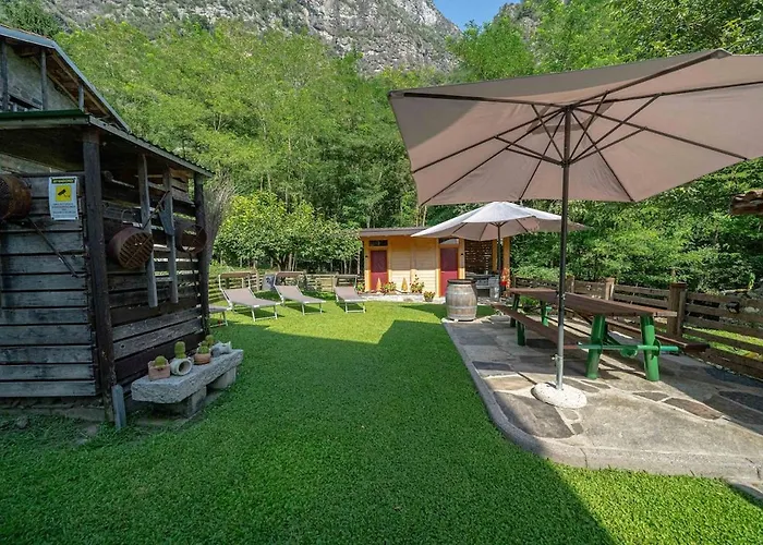 Апартаменты Cozy Stone Surrounded By Nature Samolaco Novate Mezzola